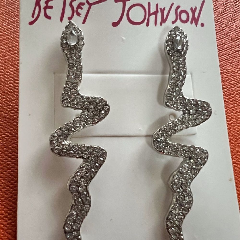 🐍 Betsey Johnson sparkling silver & crystal slithering snake earrings 🐍
